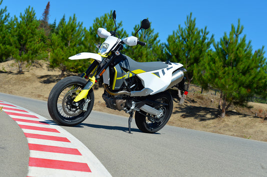 HUSQVARNA 701 Supermoto : Quel est le meilleur support de téléphone ?