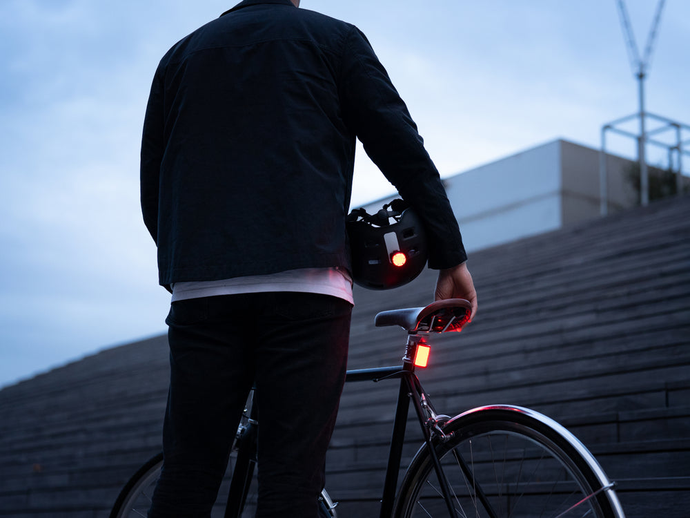 Supporto magnetico con clip VIOO per casco (luci non incluse)